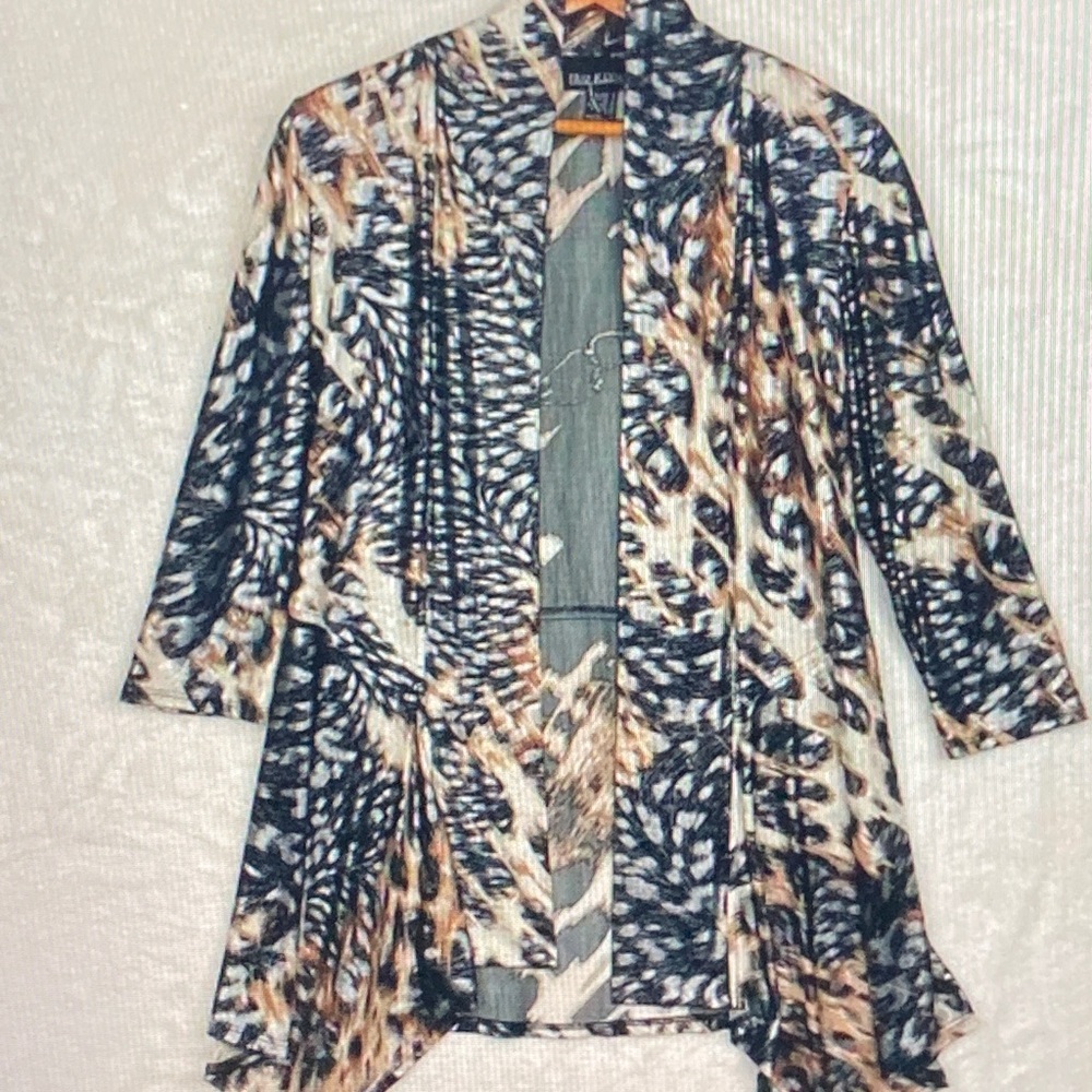 Frank Lyman Design Abstract Pattern Cardigan in B… - image 1